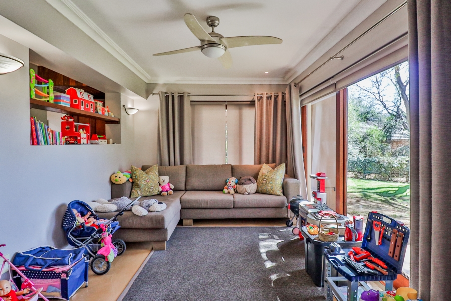 To Let 3 Bedroom Property for Rent in The Coves North West